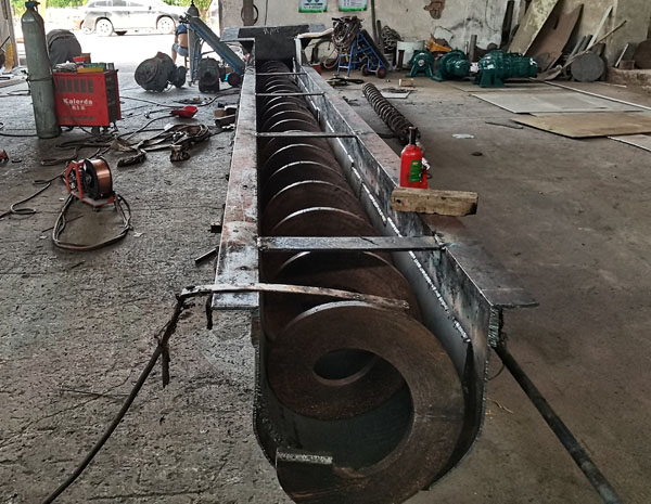 ����̎��ݔ�͙C(j��)